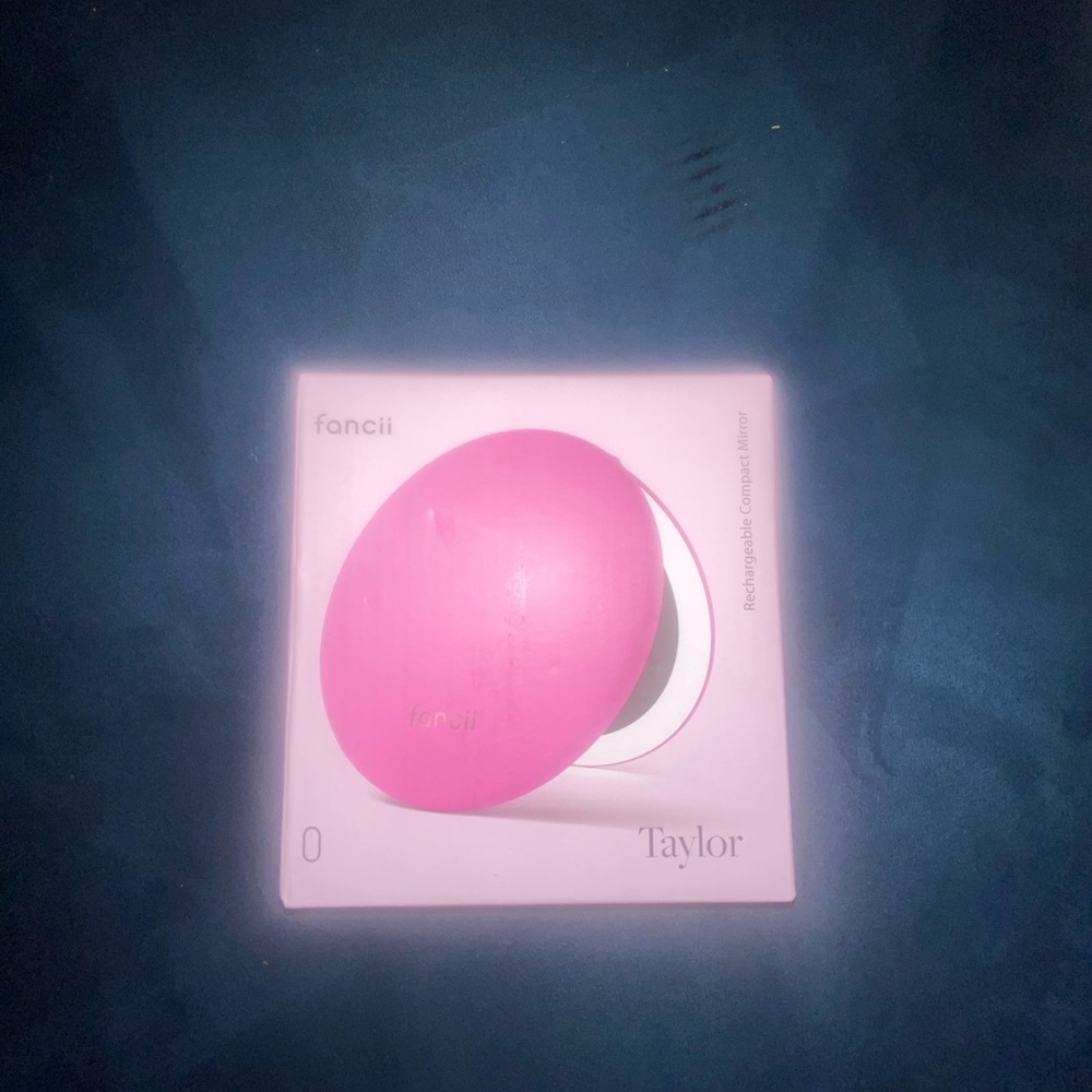COPY - Fancii Taylor rechargeable compact mirror